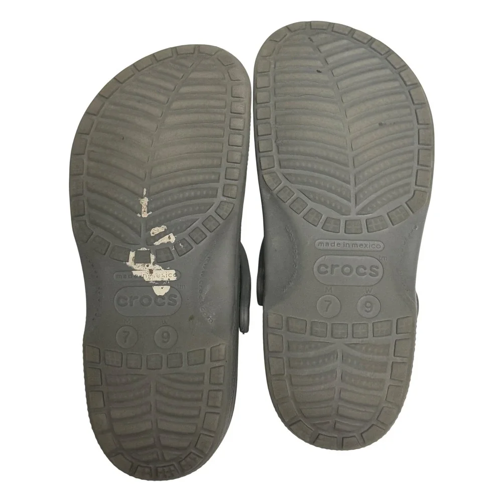 Crocs Classic Clog Slate Grey Mens 7 Womens 9 Slip On Shoes with Dallas Charms